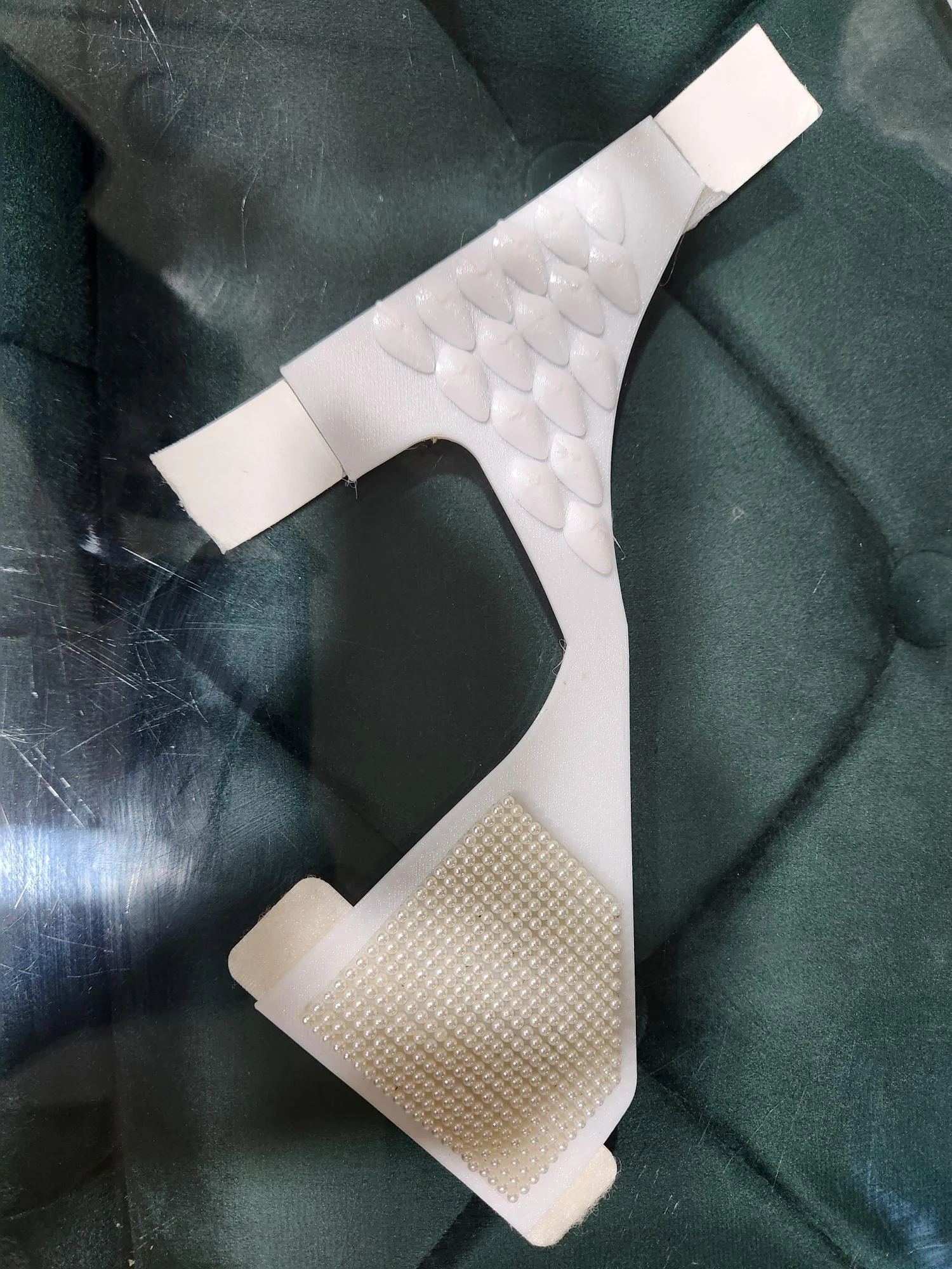 White flat prototype exploring overlapping back texture